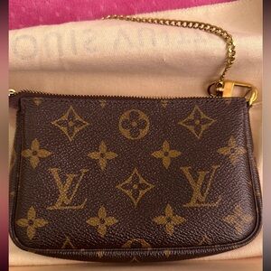 Louis Vuitton Mini Pochette